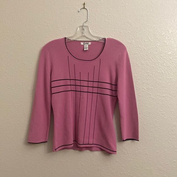 Carducci PurpleSweater with a design with black lines!! Size Small - Picture 3 of 8